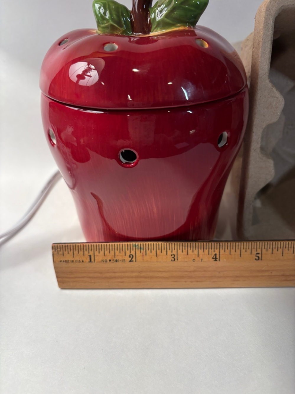 Scentsy Apple Ceramic Warmer - Red with Green Leaves - Picture 6 of 6